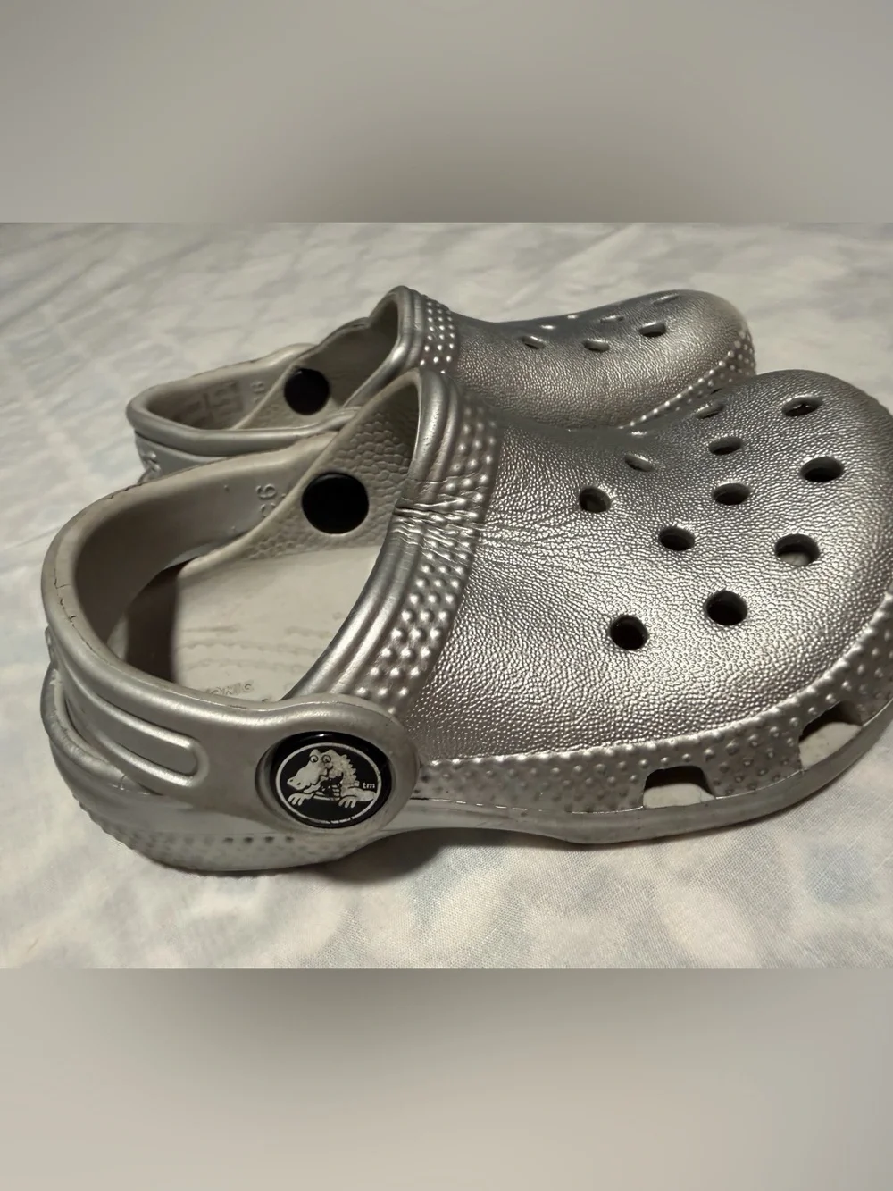 Crocs Classic Clogs for Kids in Metallic Silver